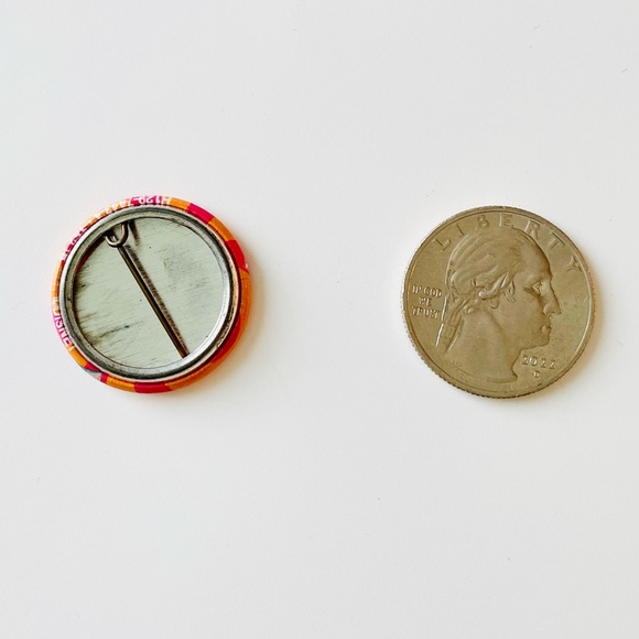 📍 5/$20 Disney’s "Dumbo” Pin Button *Bundle or Add-on to any Purchase Only - Picture 2 of 2